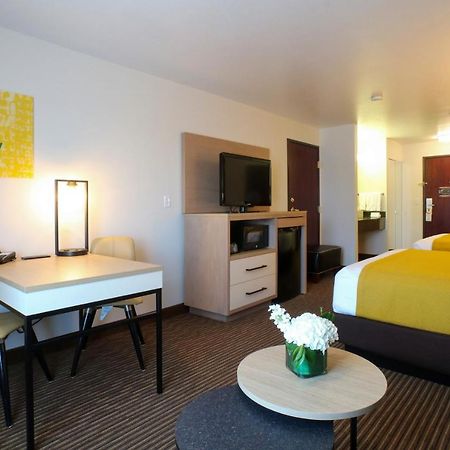 Oxford Suites Spokane Valley Exterior foto